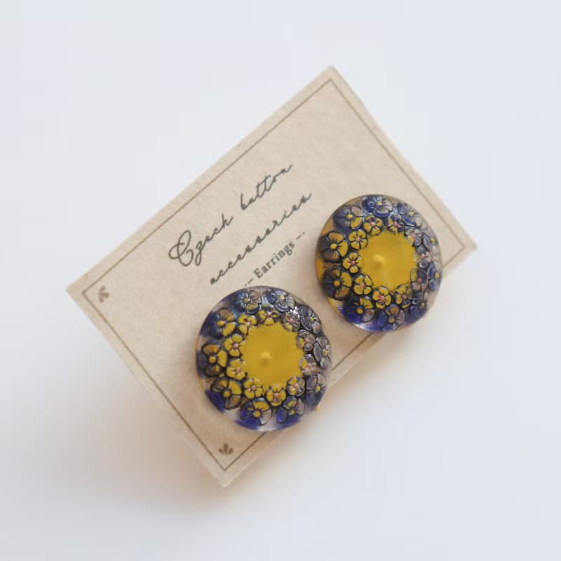 小花花圈 / 捷克玻璃鈕扣飾品(耳夾)