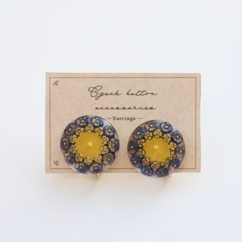小花花圈 / 捷克玻璃鈕扣飾品(耳夾)