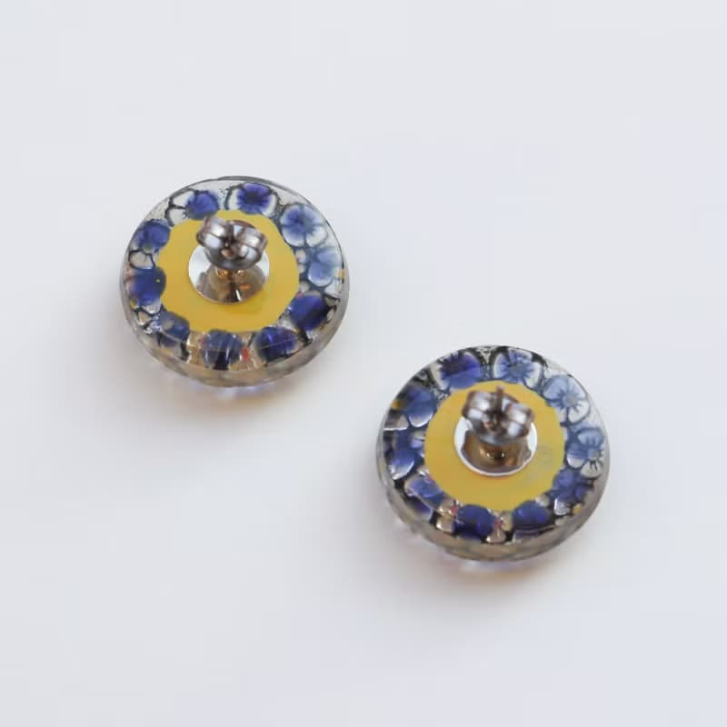 小花花圈 / 捷克玻璃鈕扣飾品(耳夾)