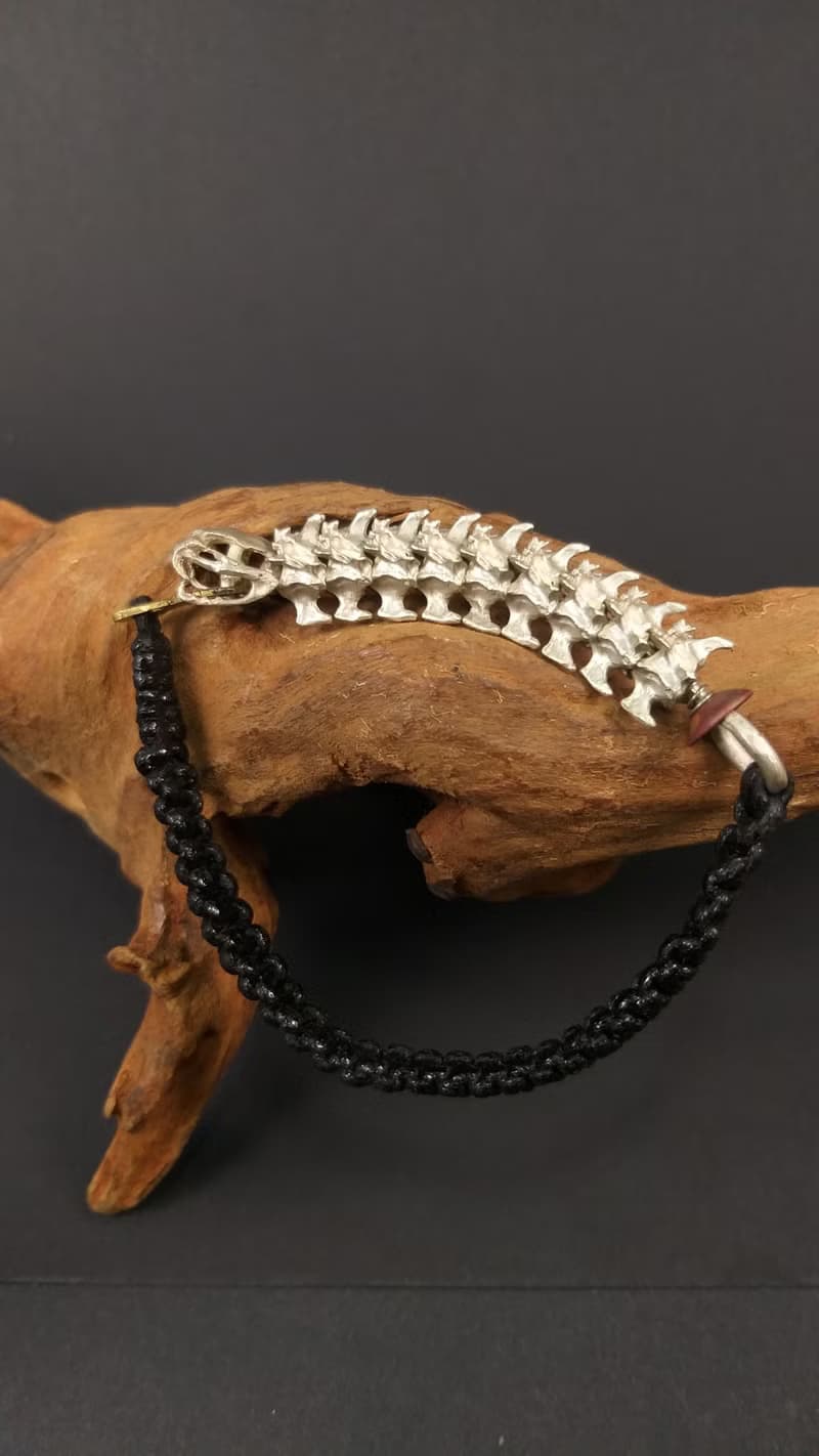 蛇鍊。捨戀 銀製 白 蛇脊手鍊 蠟線編織【脊鍊系列】