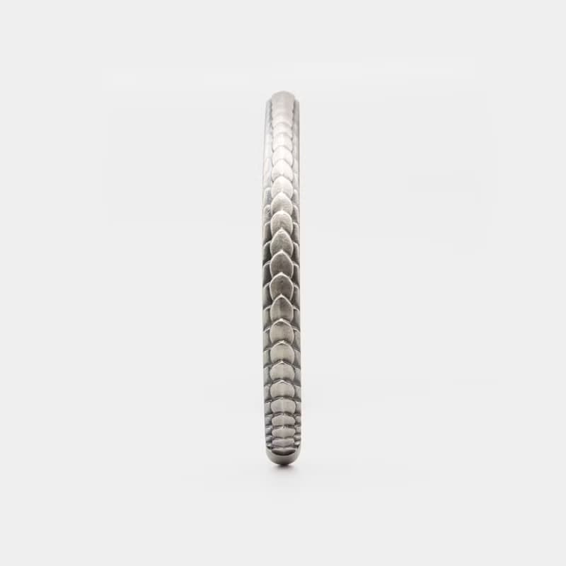 Dragon Scales Bangle / DB-5