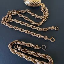 老又好古董珠寶Avon 金色立體小蛋LOCKET香膏項鍊 N743
