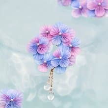 紫陽花のブローチ　手染めシルク /パープルグラデーション　 母の日　ギフト　つまみ細工 和小物　フォーマル　パーティ　結婚式　コサージュ