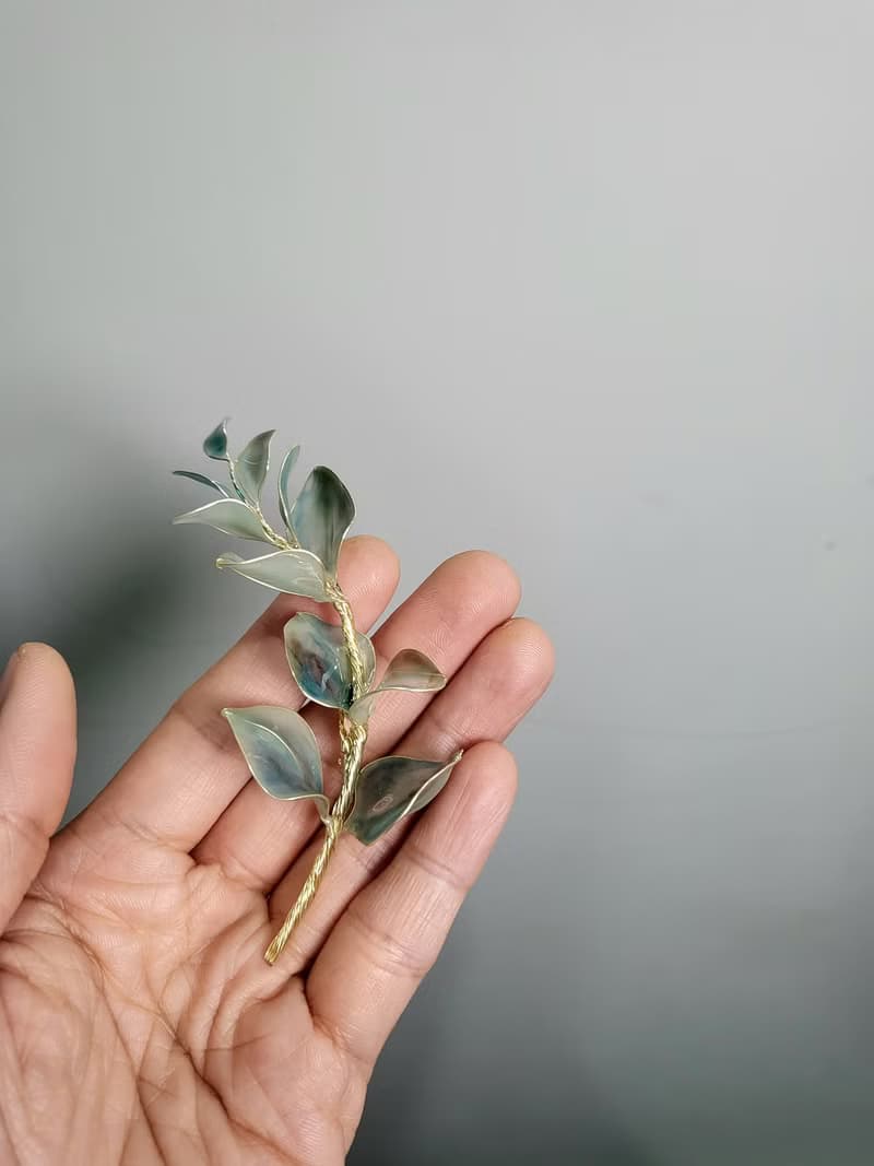 尤加利。胸針。沾浸藝術花。飾物。生日禮物