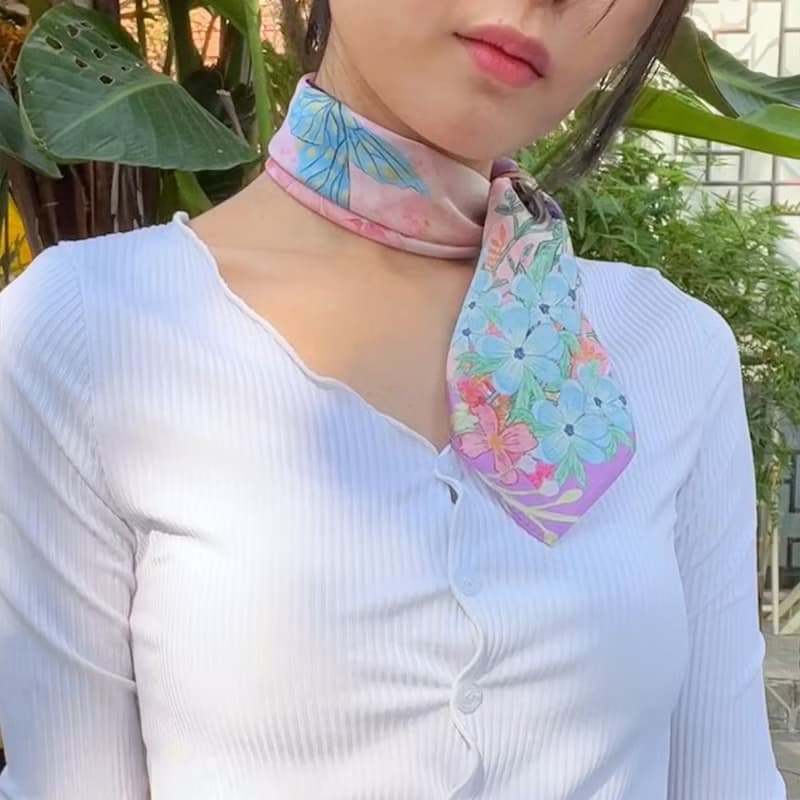 【春日絲巾】花繁蝶舞絲巾+絲巾扣高貴禮盒 | 母親節禮物