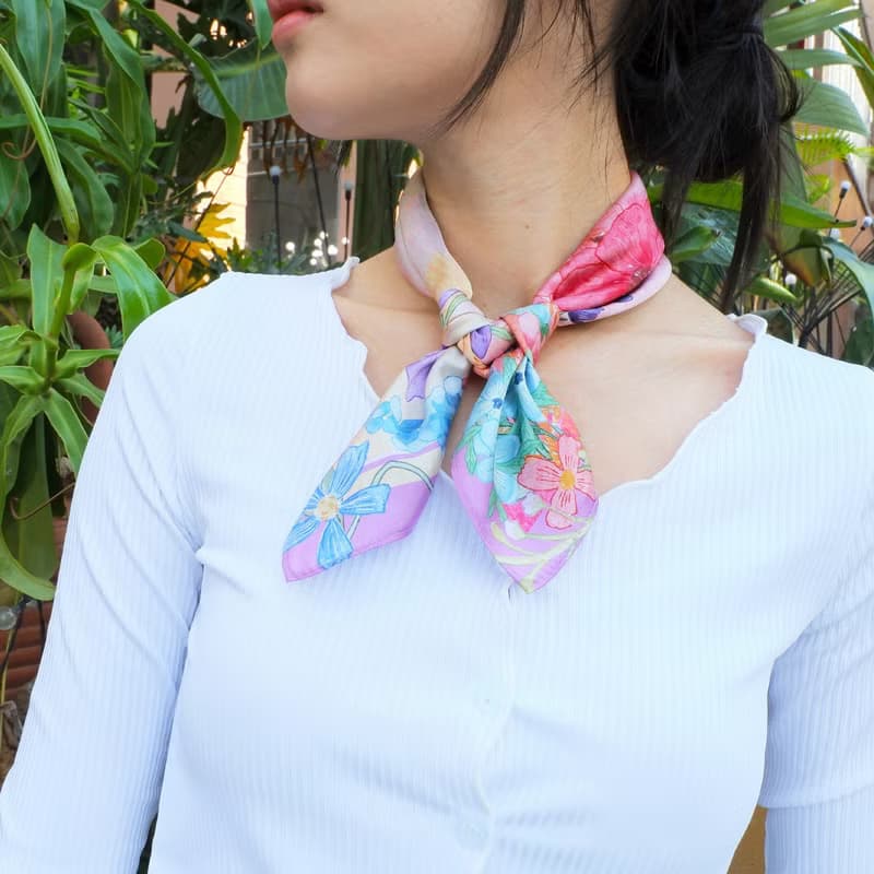 【春日絲巾】花繁蝶舞絲巾+絲巾扣高貴禮盒 | 母親節禮物