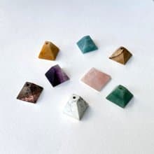 【小擺飾】半寶石可愛迷你|金字塔 辦公室家中療癒 裝置擺飾 禮物