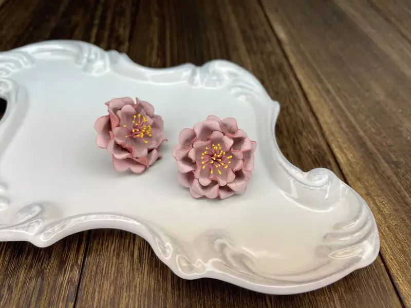 皮革八重櫻耳環│純銀耳針│耳勾│耳夾款式【花】
