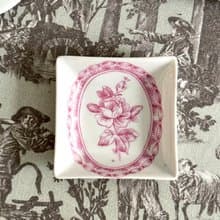 40792-典雅法國古董Porcelaine de Paris 粉紅玫瑰花飾小瓷盤