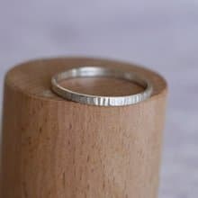 印記 - 極細尾戒線戒 925純銀手工鑿敲戒指