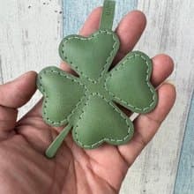 療癒小物 台灣MIT 綠色 四葉草 純手工縫製 手工皮革 吊飾 小尺寸