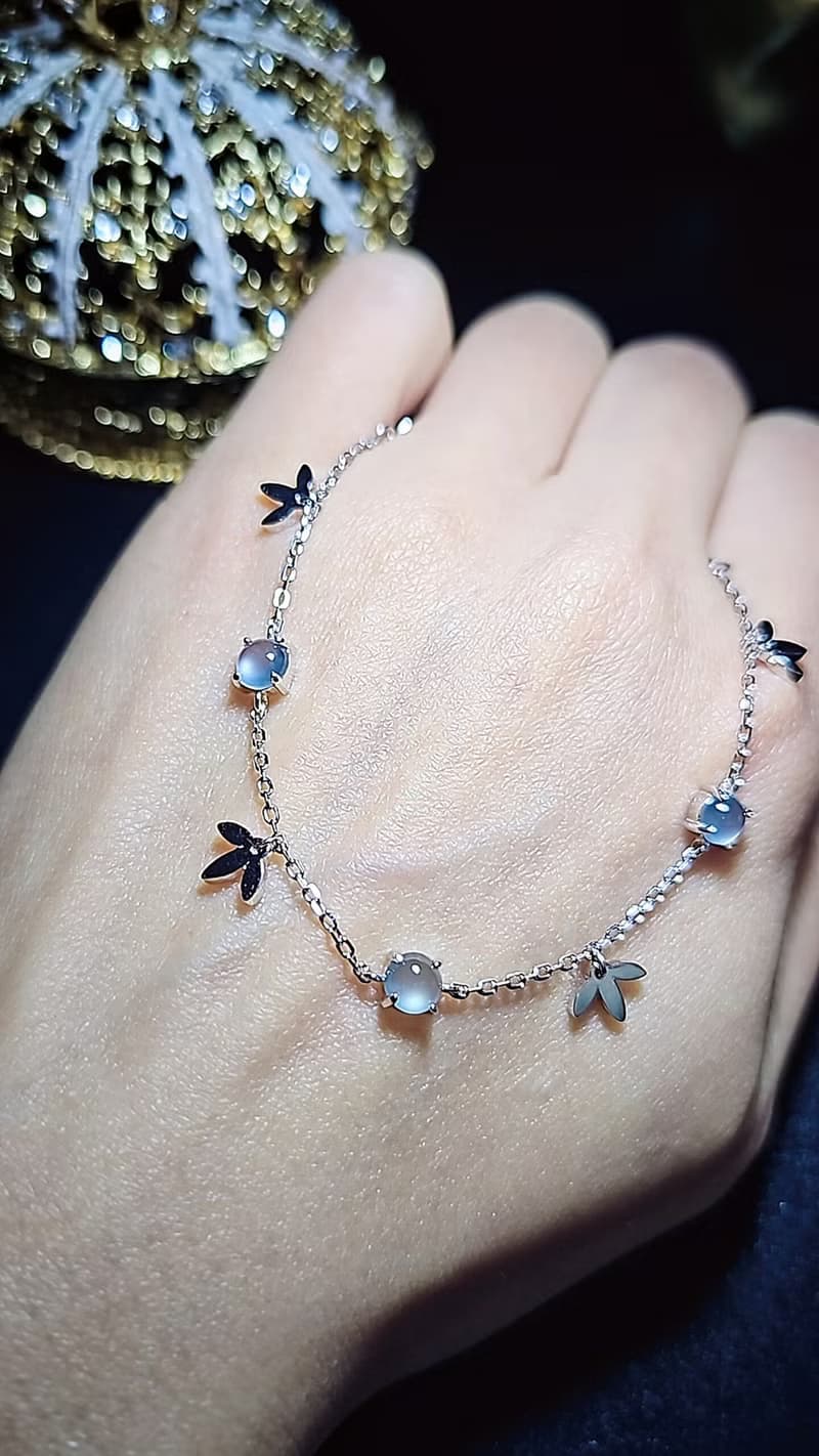 |藍剛女神|A貨翡翠冰玻淡藍剛蛋面5mm純銀鍍18k愛心款手鏈