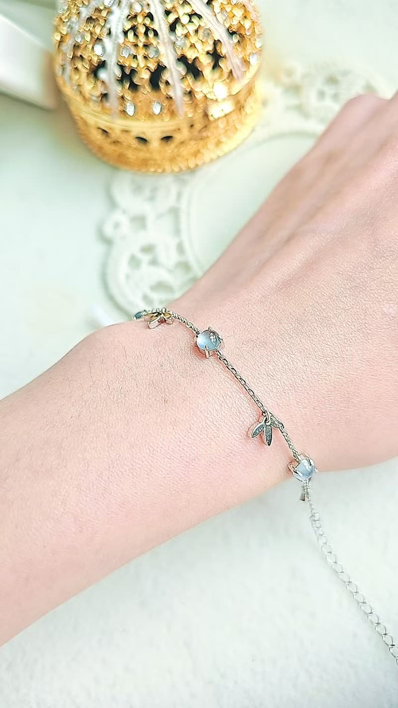 |藍剛女神|A貨翡翠冰玻淡藍剛蛋面5mm純銀鍍18k愛心款手鏈