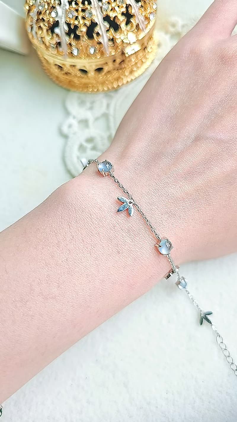 |藍剛女神|A貨翡翠冰玻淡藍剛蛋面5mm純銀鍍18k愛心款手鏈