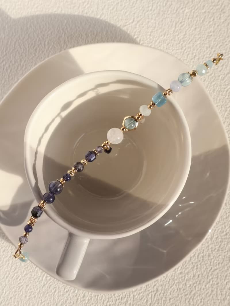 人間青醒。堇青石 海水藍寶 月光石 14K包金 水晶礦石設計手鍊