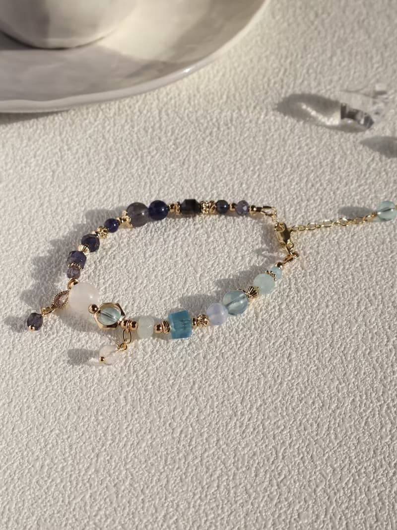 人間青醒。堇青石 海水藍寶 月光石 14K包金 水晶礦石設計手鍊