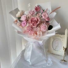 SEE 看見花藝設計 | 永生花 | 玫瑰 | 甜美浪漫粉不凋花束