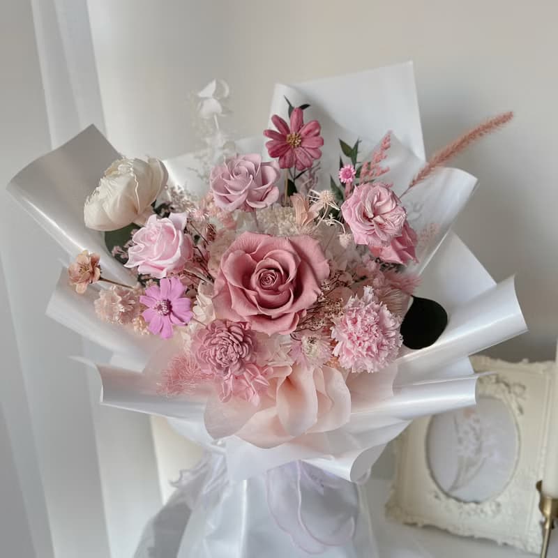 SEE 看見花藝設計 | 永生花 | 玫瑰 | 甜美浪漫粉不凋花束