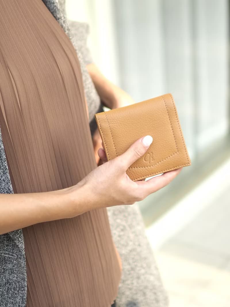 Hannah (Vanilla) : Small leather short wallet, folded wallet, Mini wallet