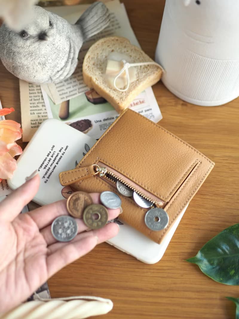 Hannah (Vanilla) : Small leather short wallet, folded wallet, Mini wallet
