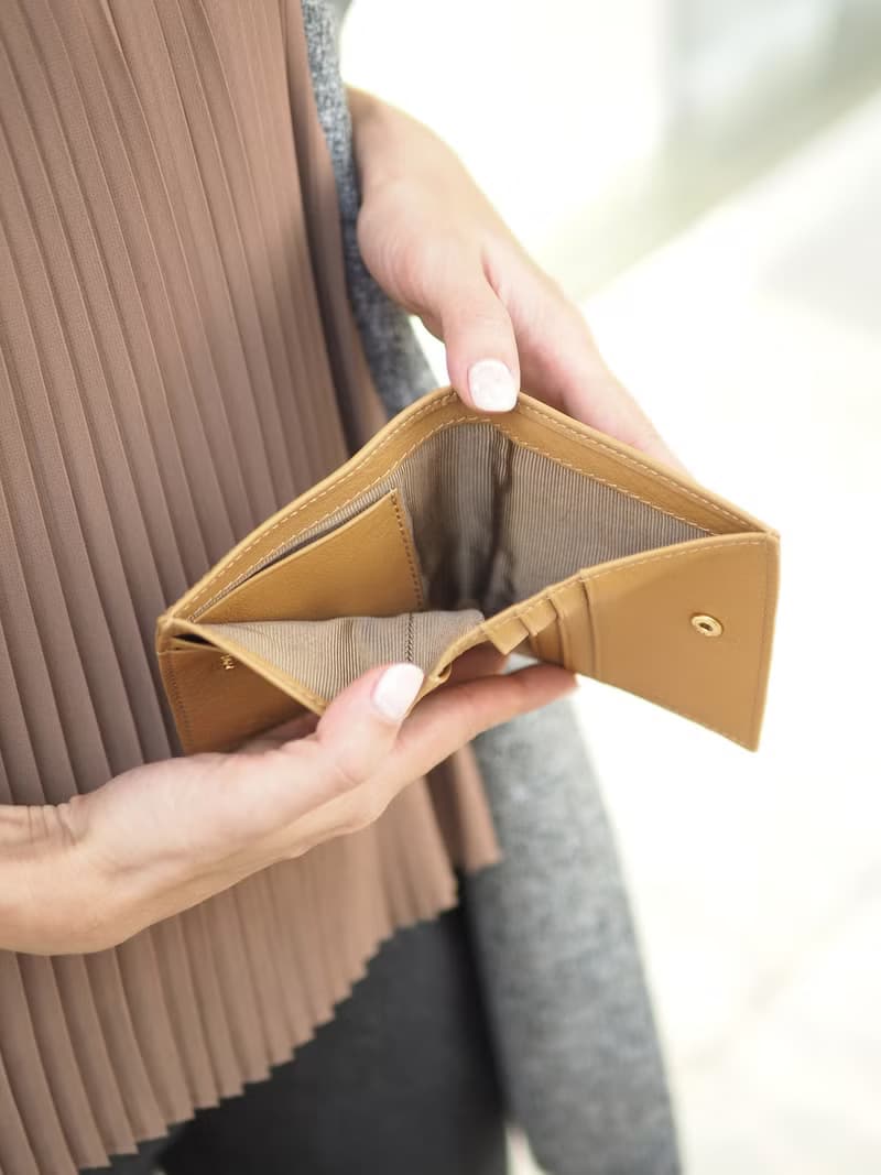 Hannah (Vanilla) : Small leather short wallet, folded wallet, Mini wallet