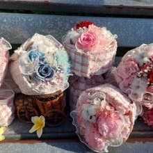 小香風永生康乃馨花束  4月底前下單再贈手工不凋花卡片一張