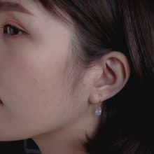 SV925/14KGF 胖胖水滴 彩虹藍光 月光石 耳環(耳夾)