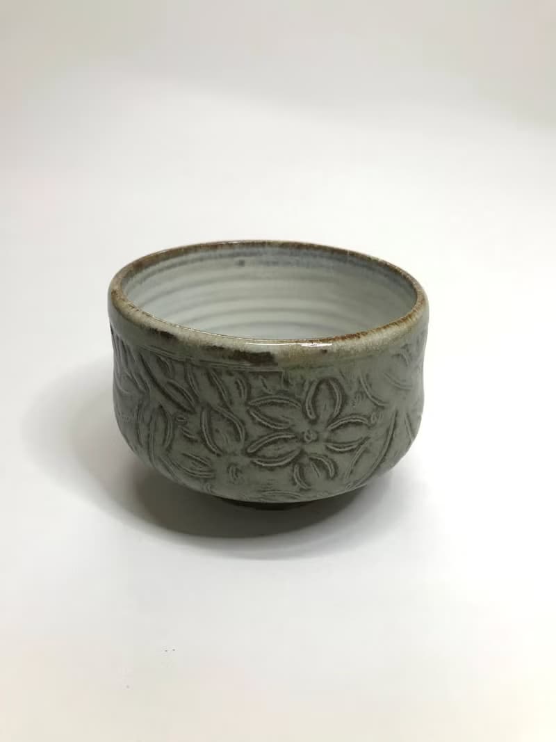 曾永鴻  灰釉刻花杯