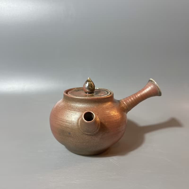 柴燒重落灰側把茶壺 / 小平凡手作