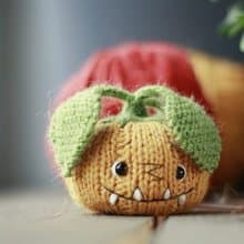 Knitted pumpkin for Halloween. Amigurumi toy. Knitted vegetables tutorial.