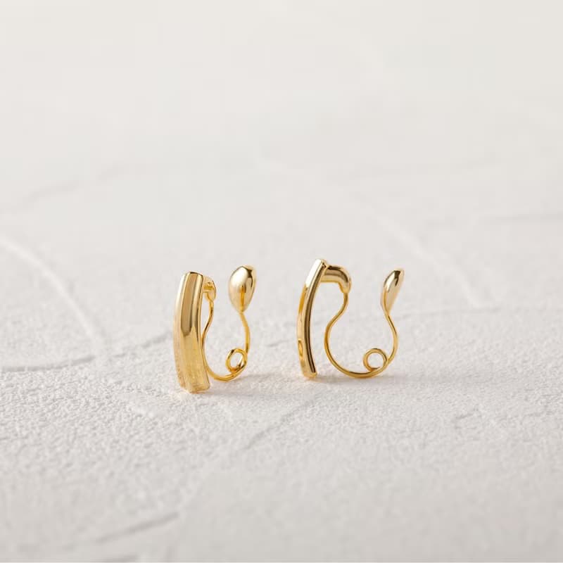 scoop-line loop-fit earring GD　ループフィットイヤリング　スタイリッシュでシンプルなデザイン 　ゴールド