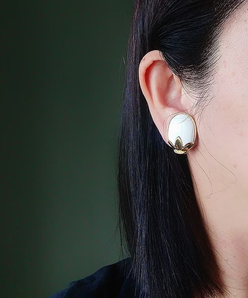 Vintage Jewelry 西洋古董飾品 可愛白珠 小花苞 夾式耳環