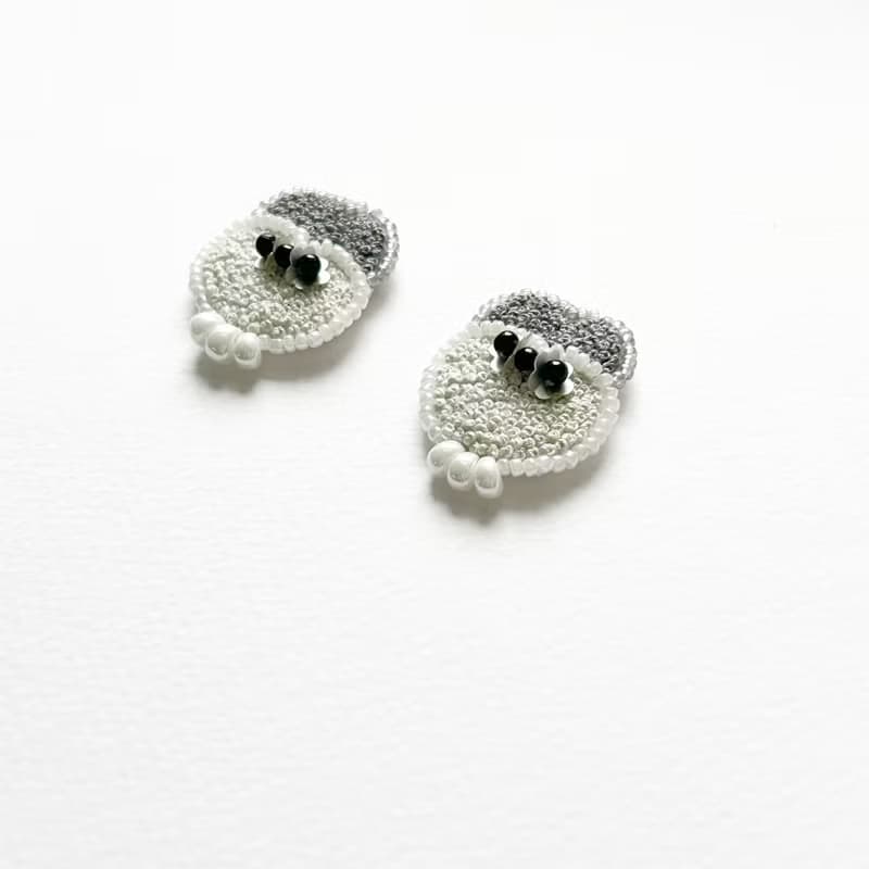 | 茷 | 耳針 | #210 | 手刺繡重疊愛心耳環