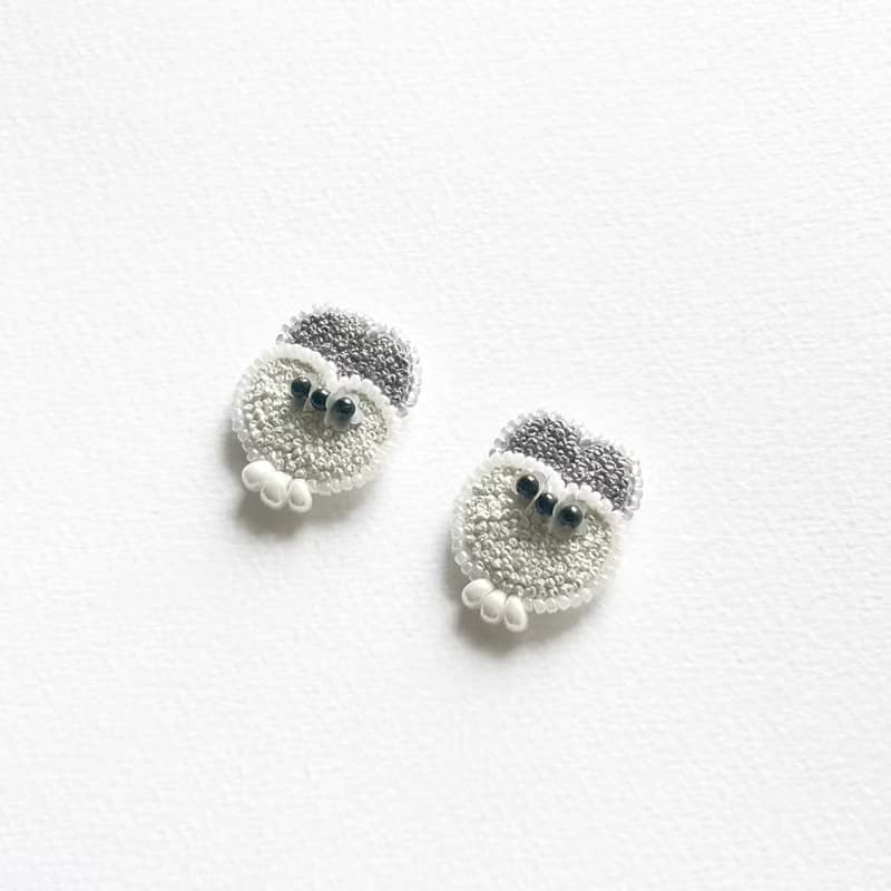 | 茷 | 耳針 | #210 | 手刺繡重疊愛心耳環