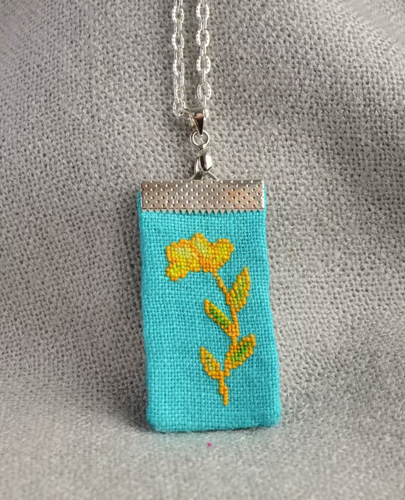 綠松石刺繡吊墜配黃色花朵亞麻項鍊母親節禮物