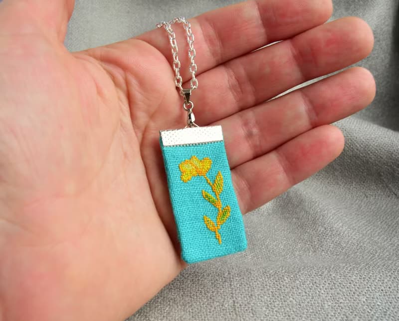 綠松石刺繡吊墜配黃色花朵亞麻項鍊母親節禮物