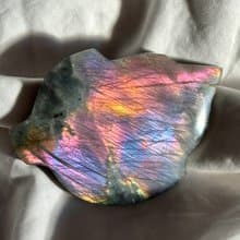 拉長石 罕有天然 雲朵 玫瑰金粉紅色紫色 雙面光 手握 手把玩