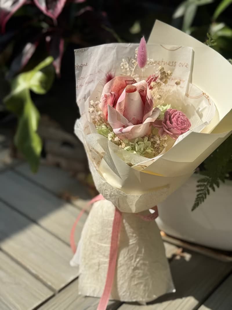 有錢花 單朵唯一的浪漫 不含真鈔