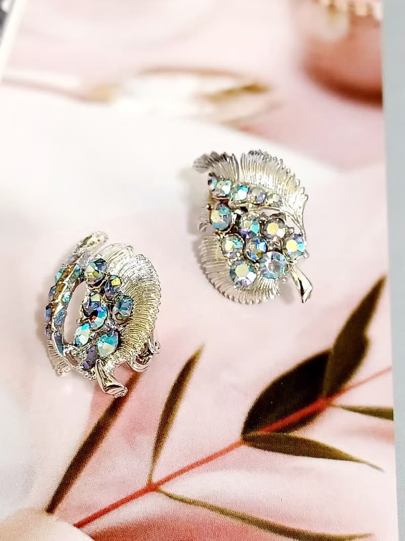 vintage jewelry 古董亮銀葉形極光萊茵 夾式耳環