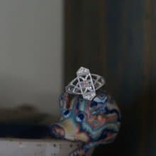 教堂彩色玻璃窗花彩色剛玉戒指 蕾絲花紋 925銀