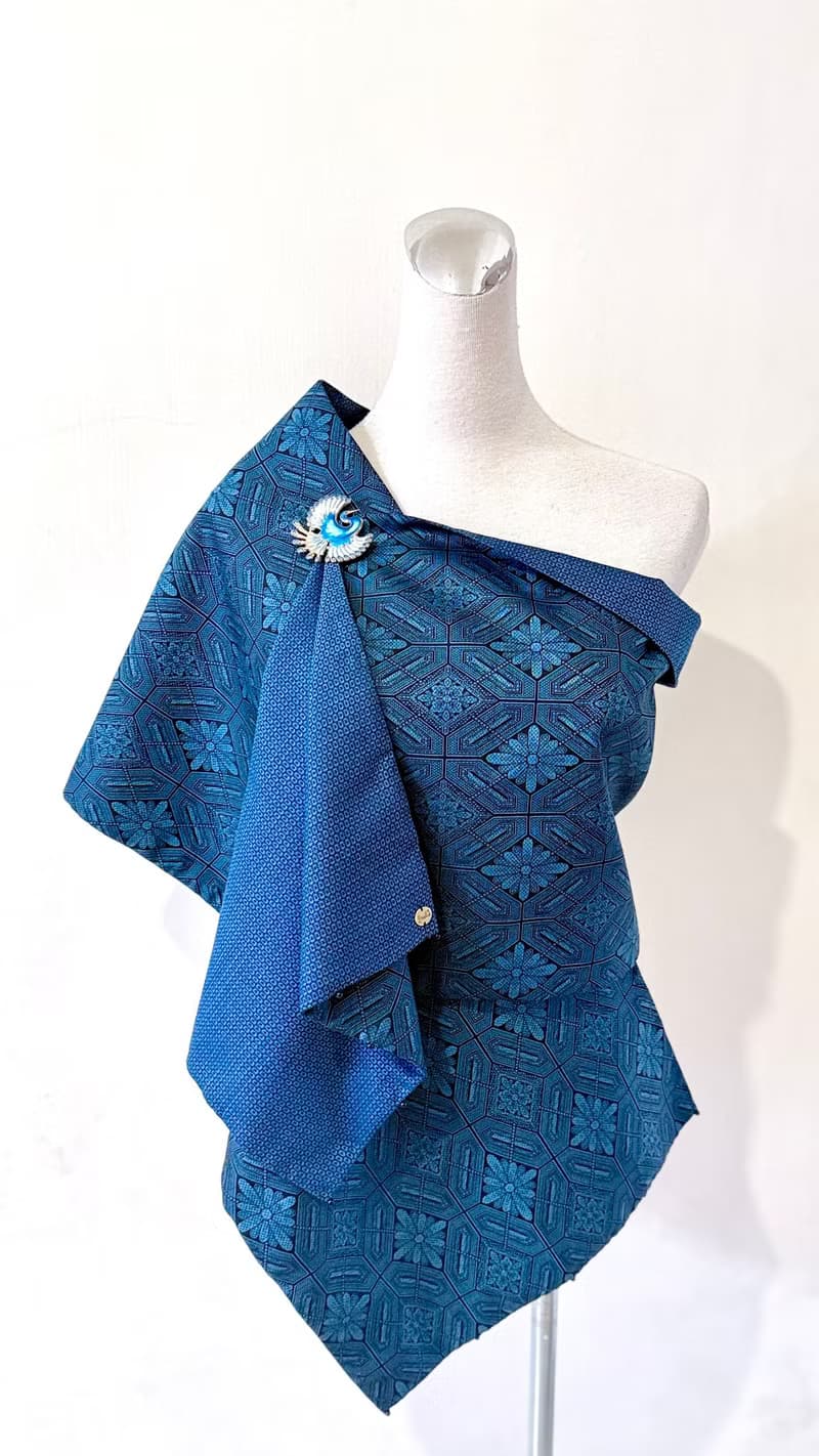 純手作藍色絲質毛料混紡幾何花朵迷你龜甲圖騰圍巾披肩
