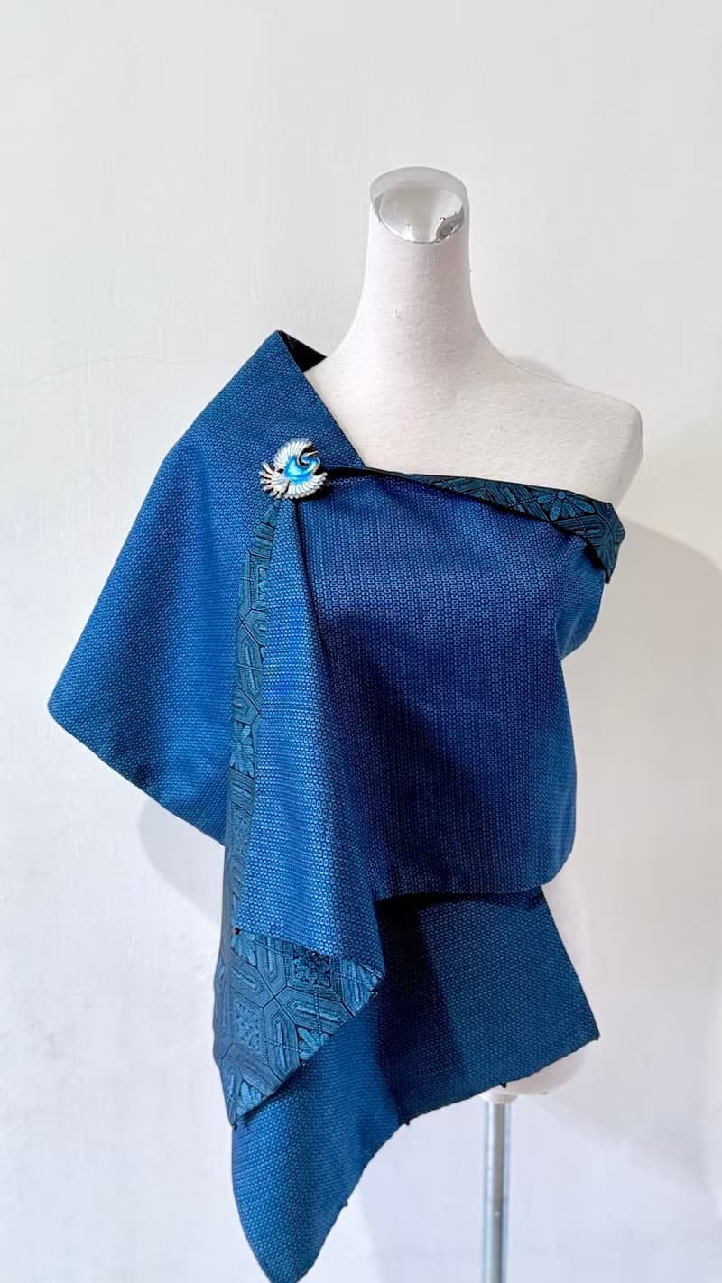 純手作藍色絲質毛料混紡幾何花朵迷你龜甲圖騰圍巾披肩