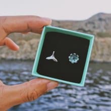 鯨魚的藍眼珠純銀耳環 WHALE'S BLUE EYE