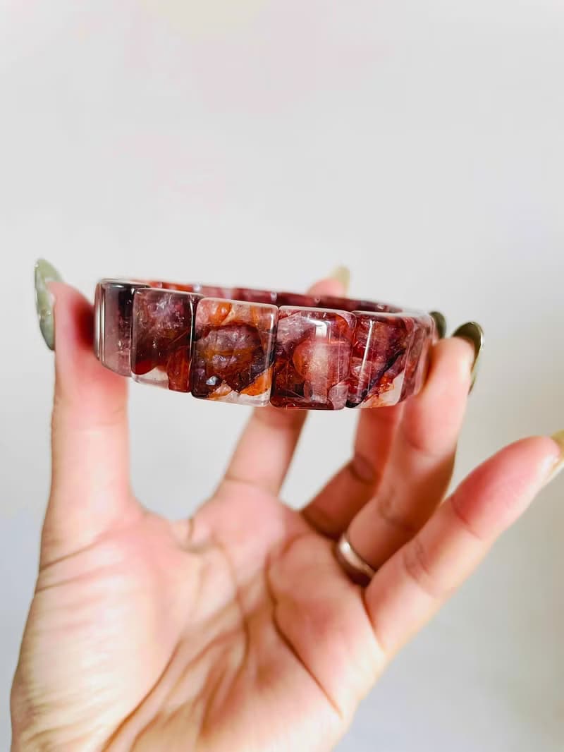 靜謐深紅 靈魂的熱度【牛血紅膠花手排】珍藏品/一物一拍