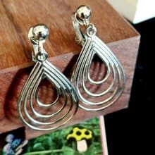 vintage jewelry  古典水滴型金屬迴圈夾式耳環