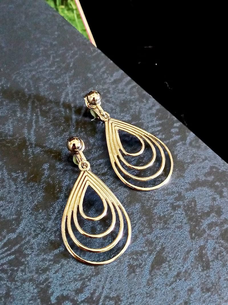 vintage jewelry  古典水滴型金屬迴圈夾式耳環