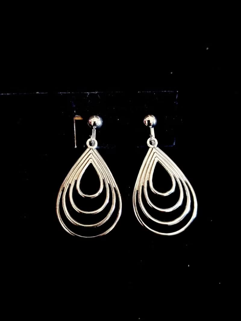 vintage jewelry  古典水滴型金屬迴圈夾式耳環