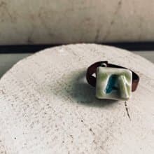 戒指 日本白瓷 自然釉色 無限看不膩色調 真皮革 自然系列