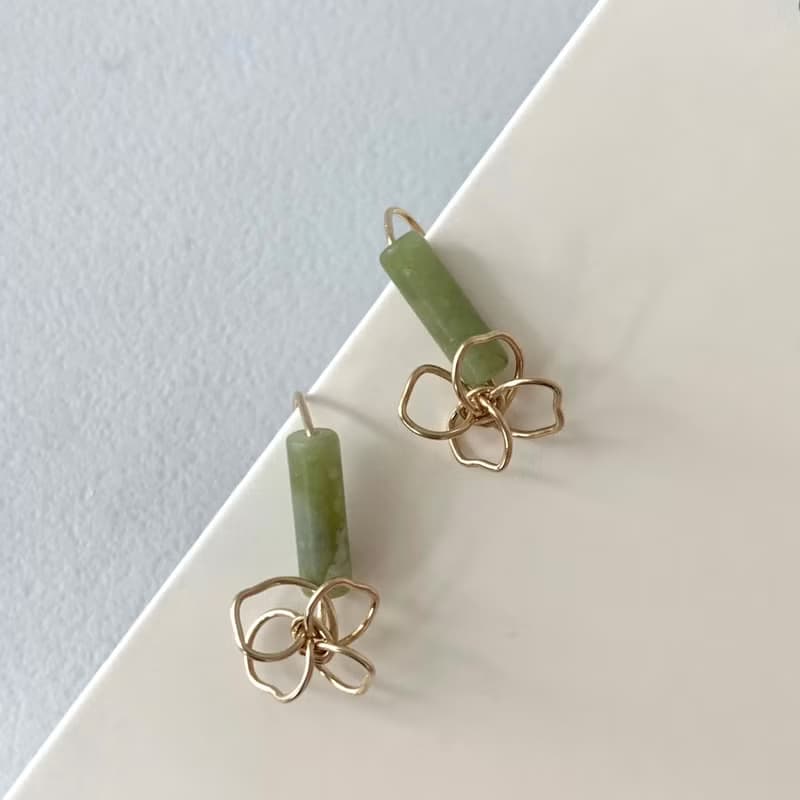 【聖誕飾品】天然石小心機 東菱玉管珠 14k包金耳夾耳針