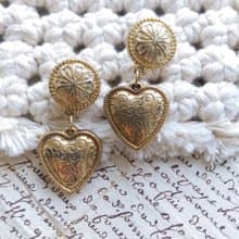 Vintage Jewelry 西洋古董飾品 金色調 雕紋 金愛心 針式耳環